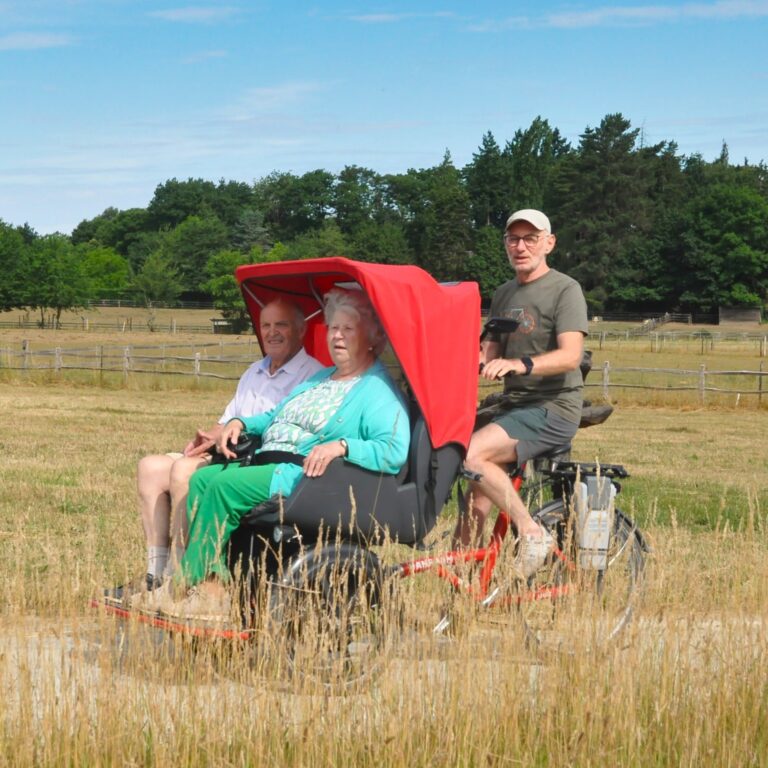 Over BuddyBike vzw: Vrijwilligersorganisatie met gratis fietsritten